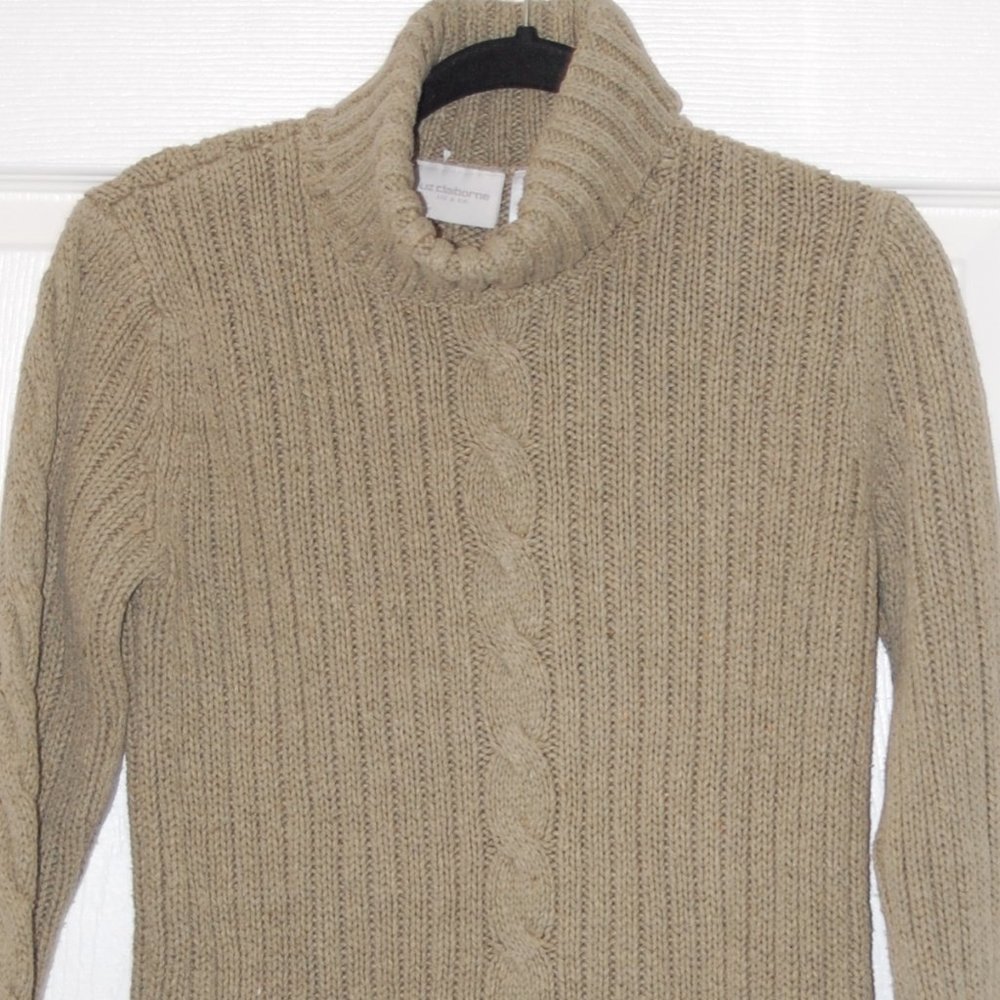 LIZ CLAIRBORNE  LIZ & CO.   Sage Green Ribbed Pullover Turtleneck Sweater Size M